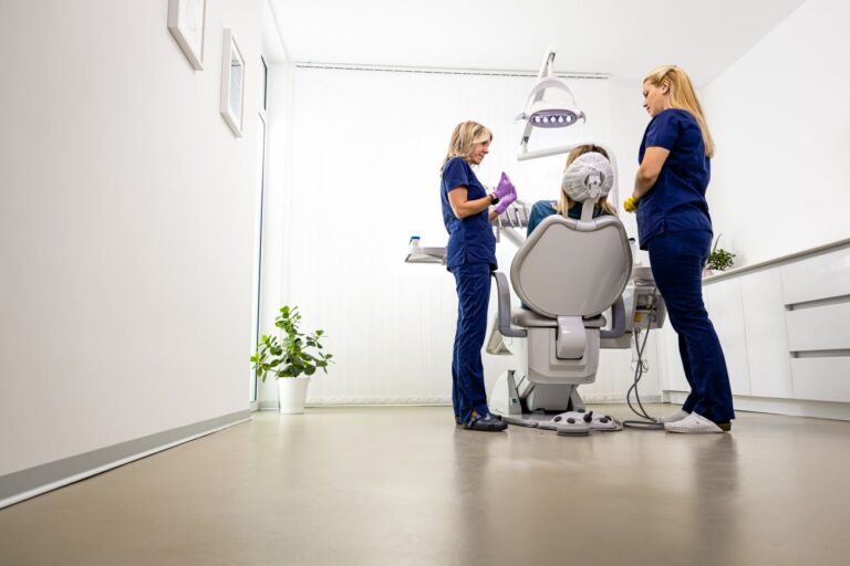 Jak wybrac najlepsze centrum stomatologiczne w Gliwicach